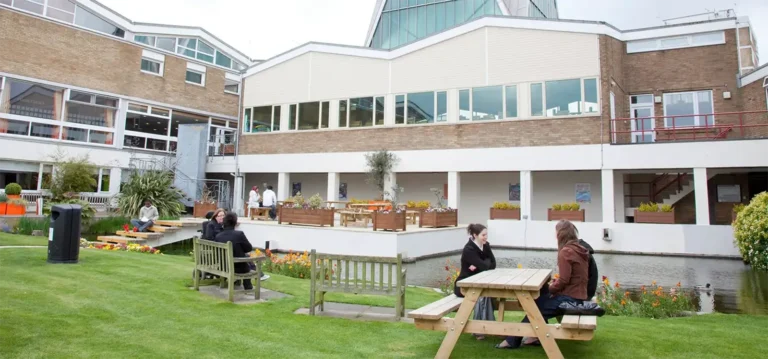 Curso de Inglés en la Universidad de Canterbury Christh Church