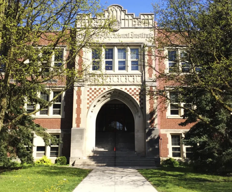 Trimestre y Año escolar en escuela pública en British Columbia