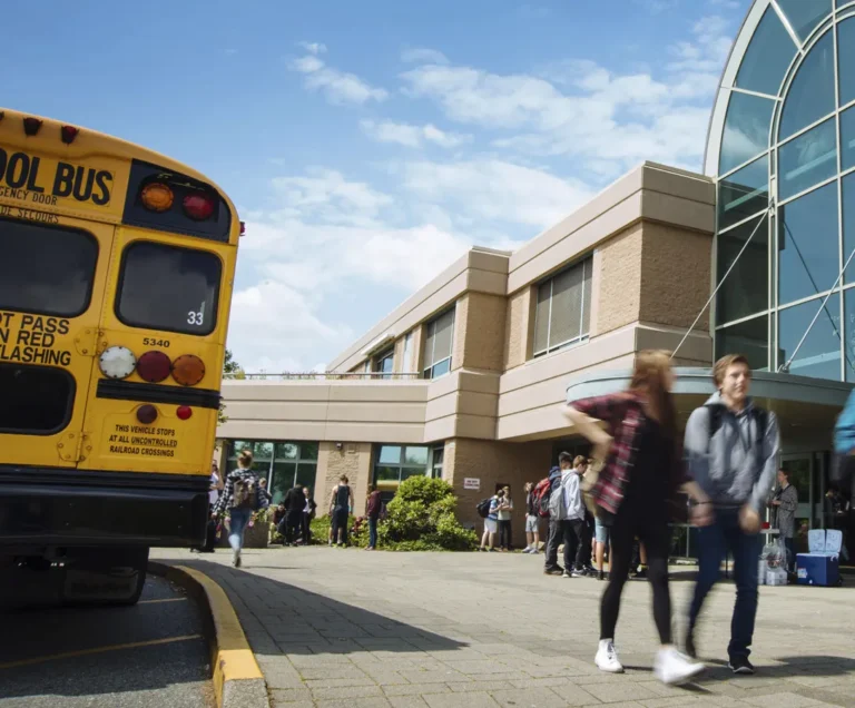 Trimestre y Año escolar en escuela pública en Ontario