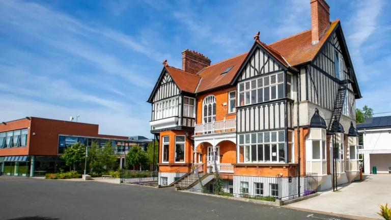 Curso de Inglés en Sandford Park School, Dublin, con actividades