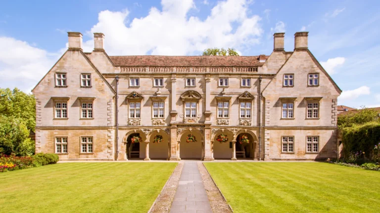 Curso de inglés en Magdalene College, Cambridge, con actividades