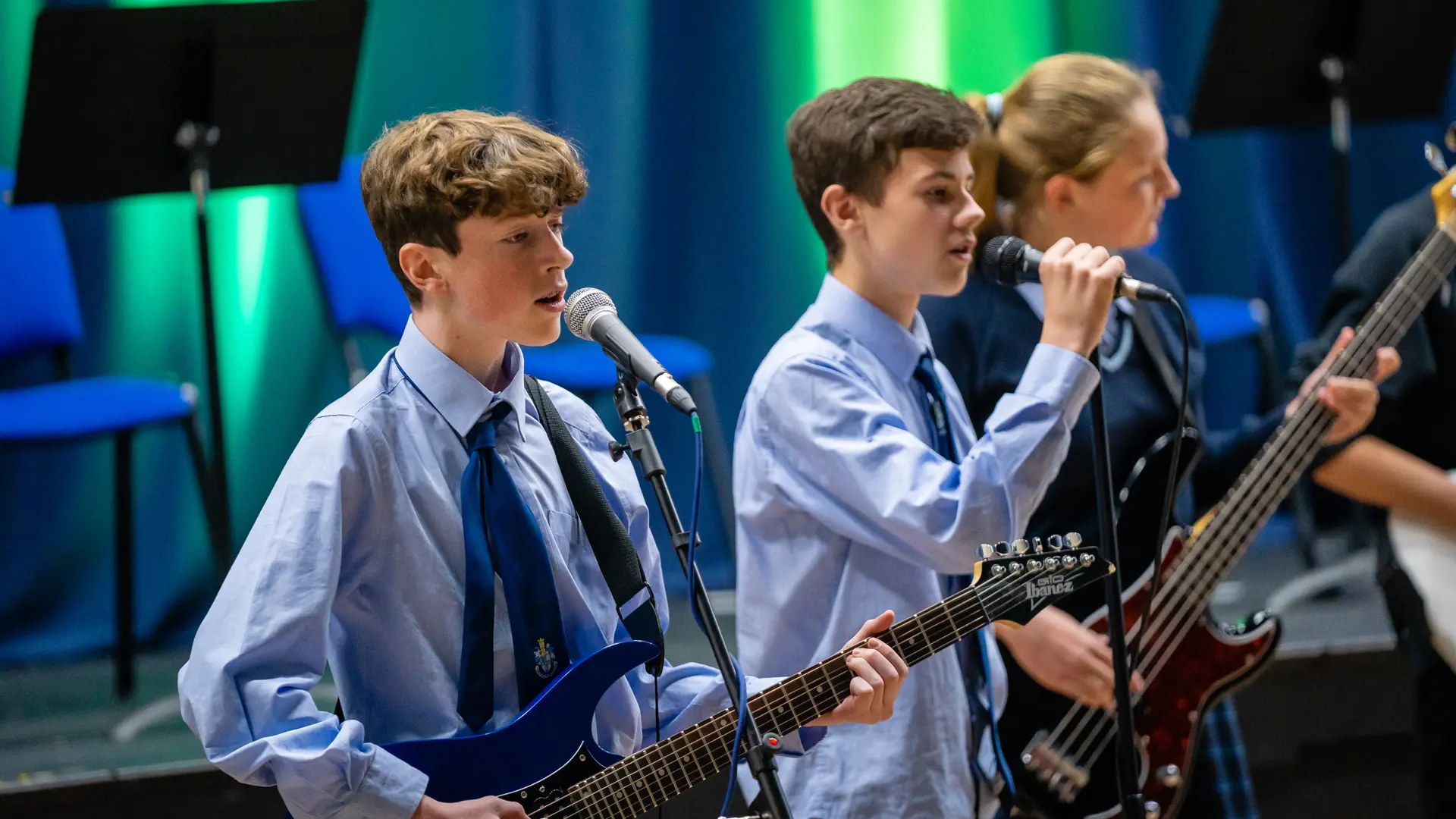 alumnos de musica realizando un concierto en el curso escolar en inglaterra en Culford School