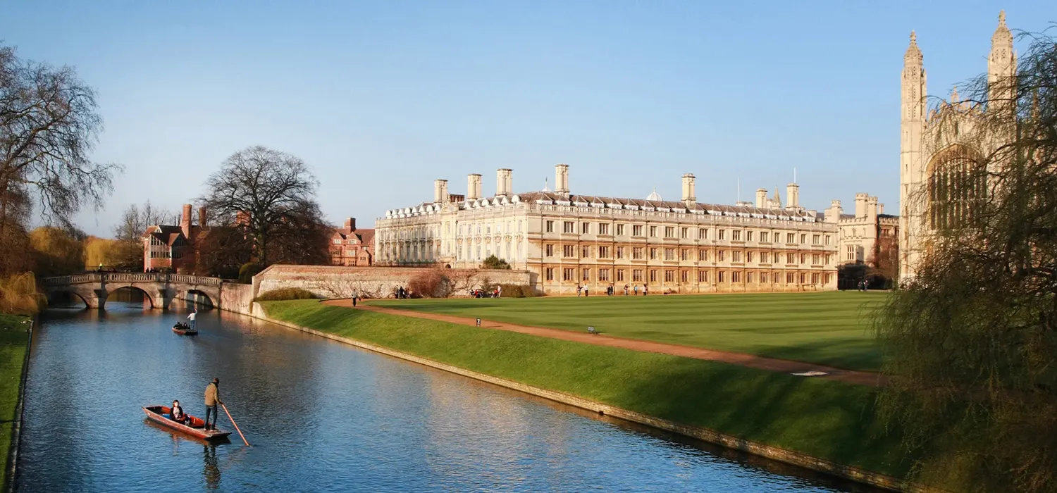 Universidad de Cambridge para el curso de inglés en Inglaterra de Where&What