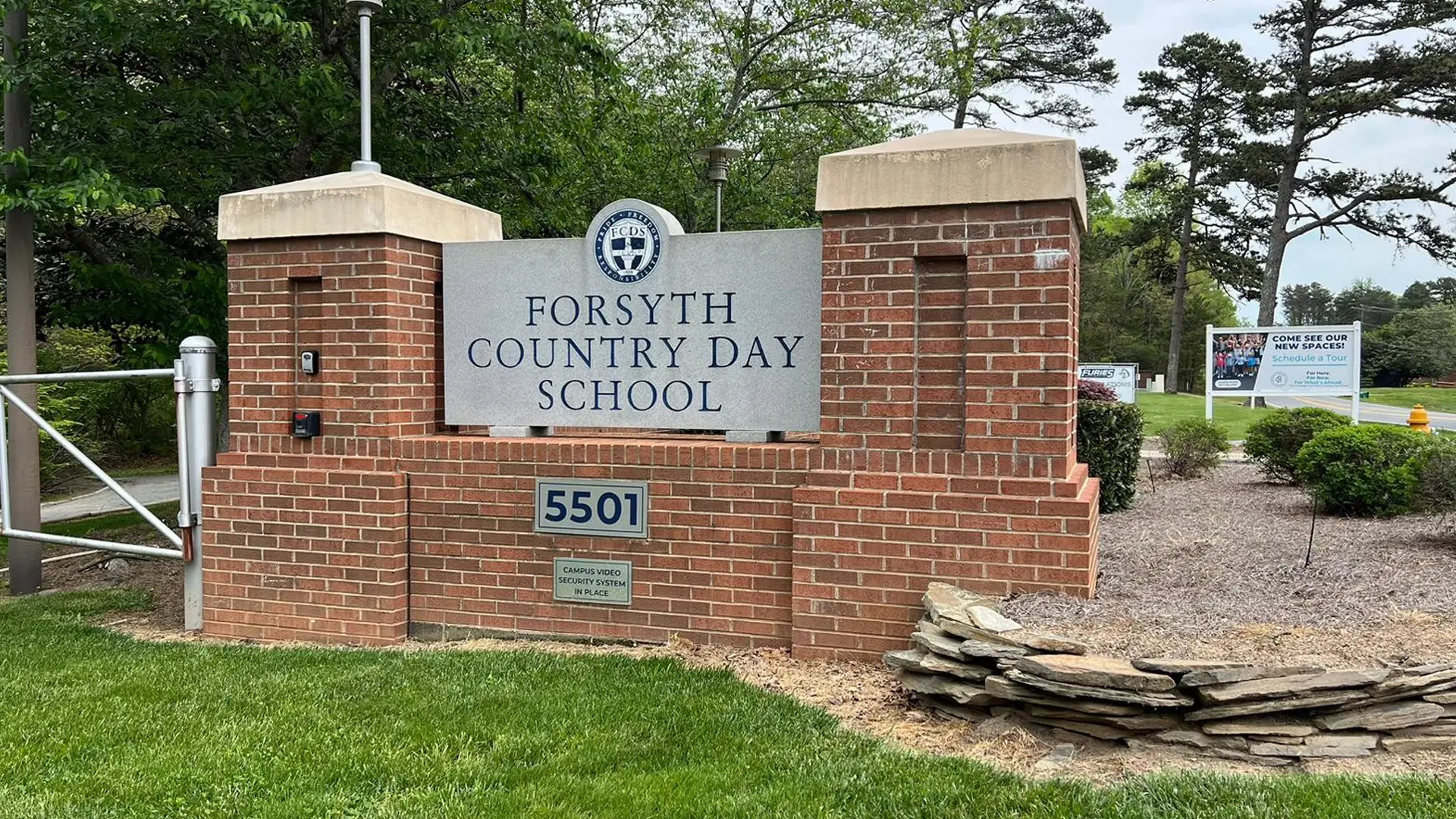entrada de la escuela en el curso escolar en estados unidos en Forsyth Country Day School