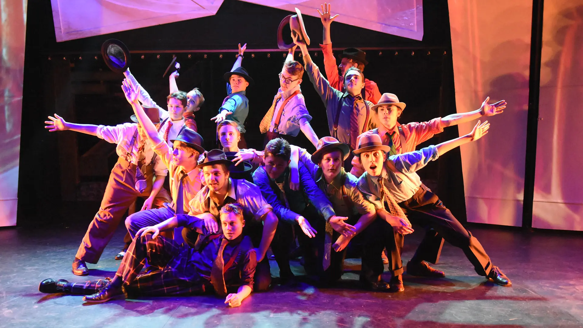 danza y musical en el curso escolar en estados unidos de Lincoln Academy