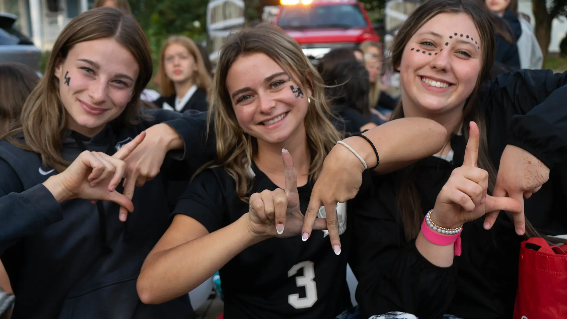 animadoras del equipo de la escuela en el curso escolar en estados unidos de Lincoln Academy