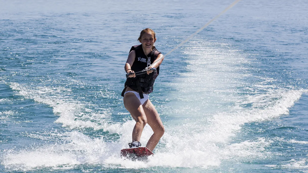 Curso de francés y actividades en Montreux en Suiza para jóvenes de 7 a 17 años de Where&What