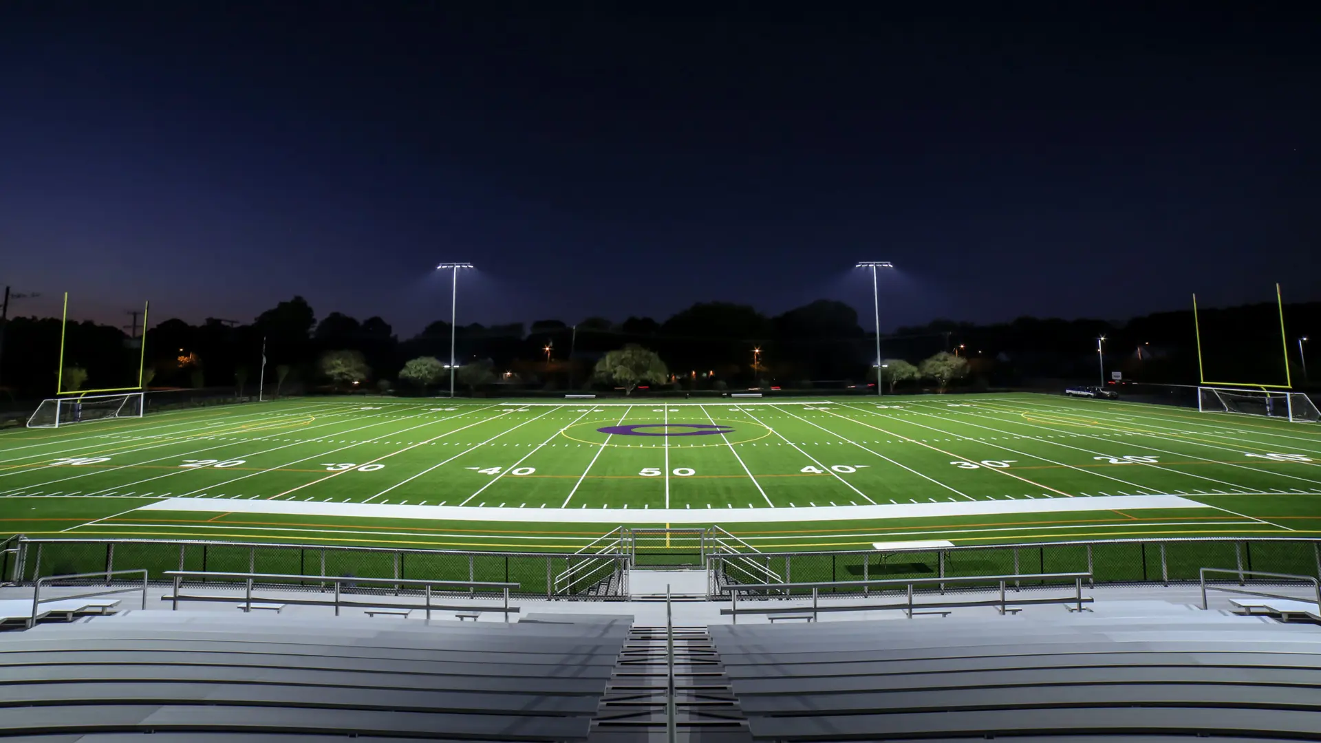 campo de futbol americano en el curso escolar en estados unidos de Norfolk Christian Schools