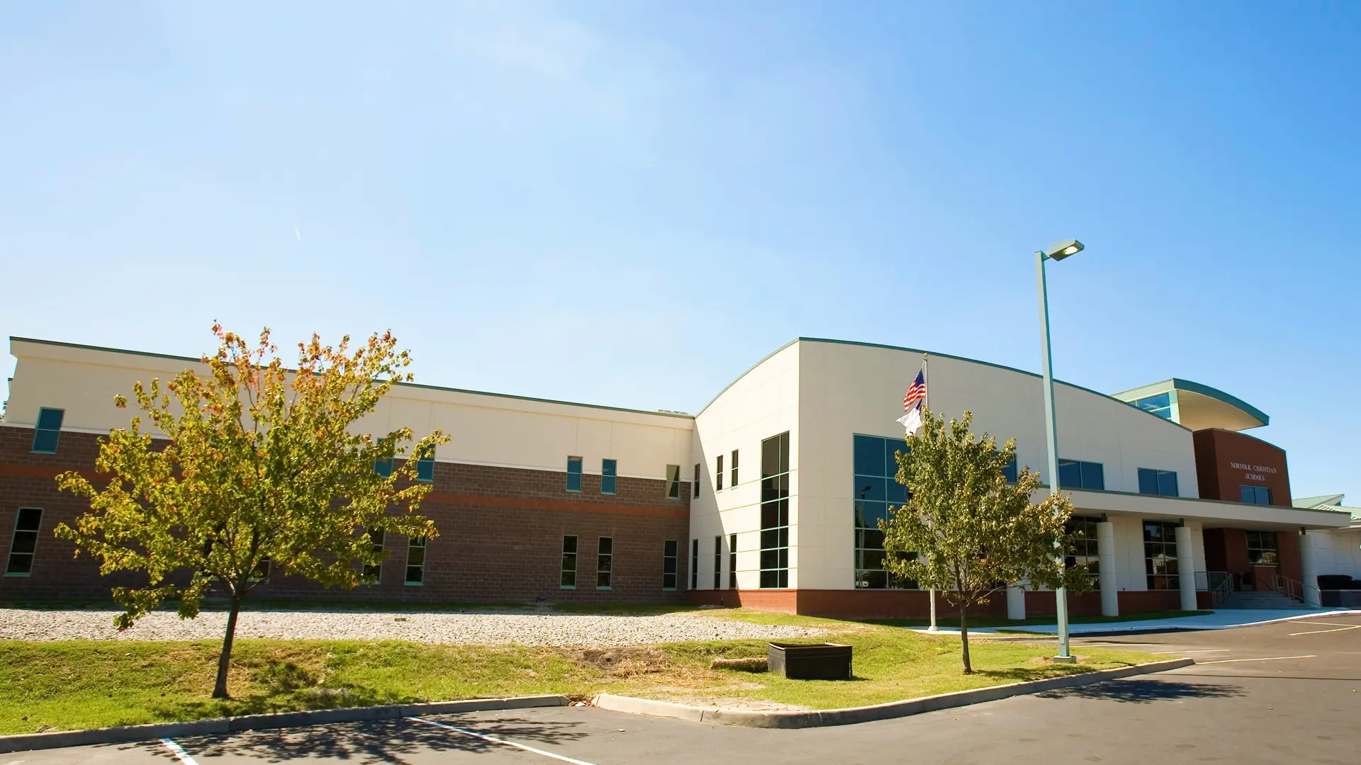 edificio principal del colegio en el curso escolar en estados unidos de Norfolk Christian Schools