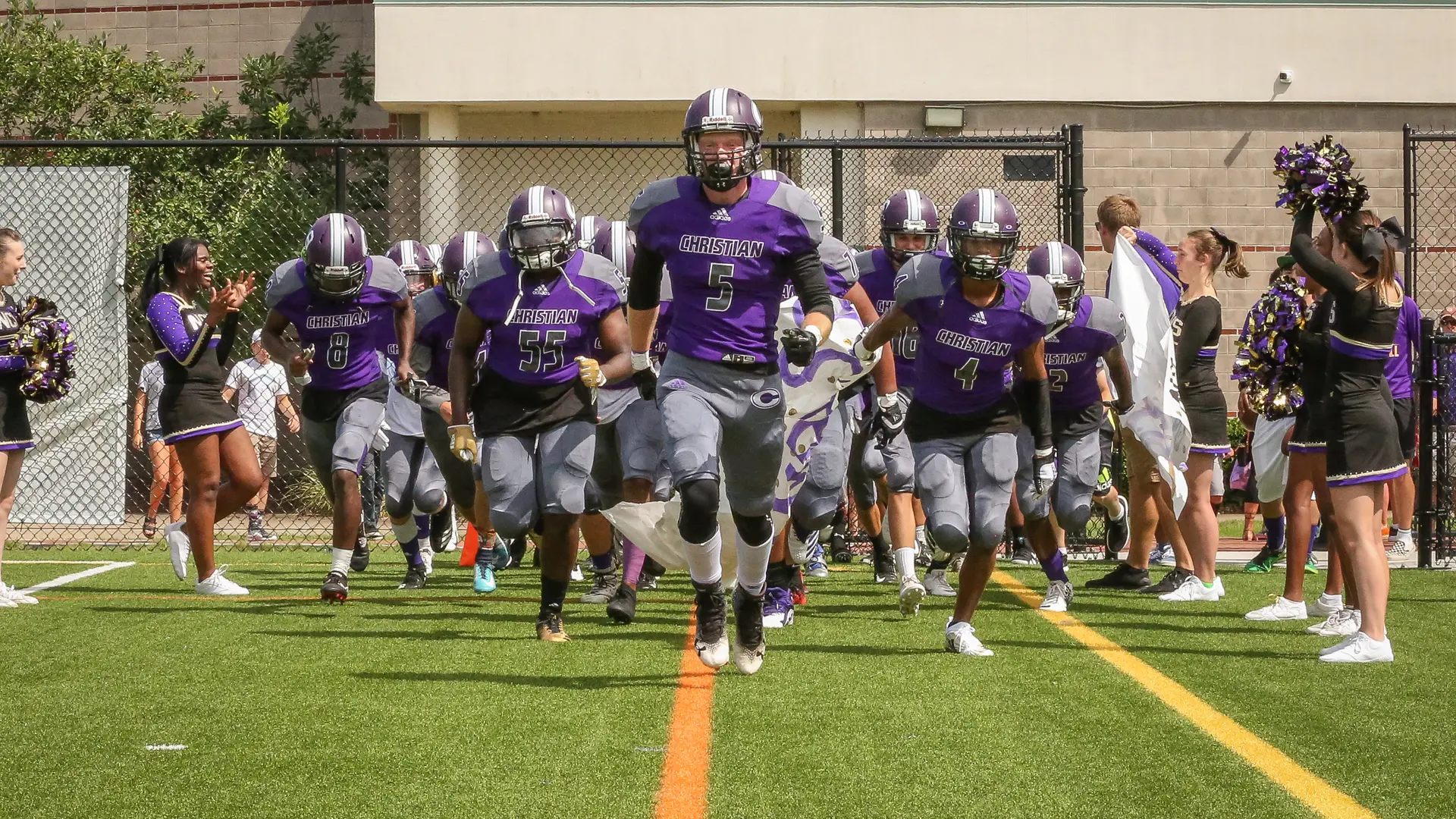 partido de futbol americano en el curso escolar en estados unidos de Norfolk Christian Schools