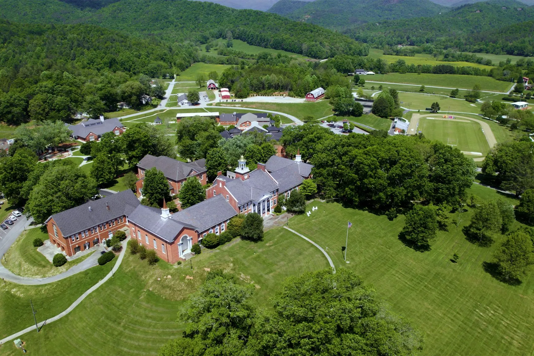 Rabun Gap-Nacoochee School