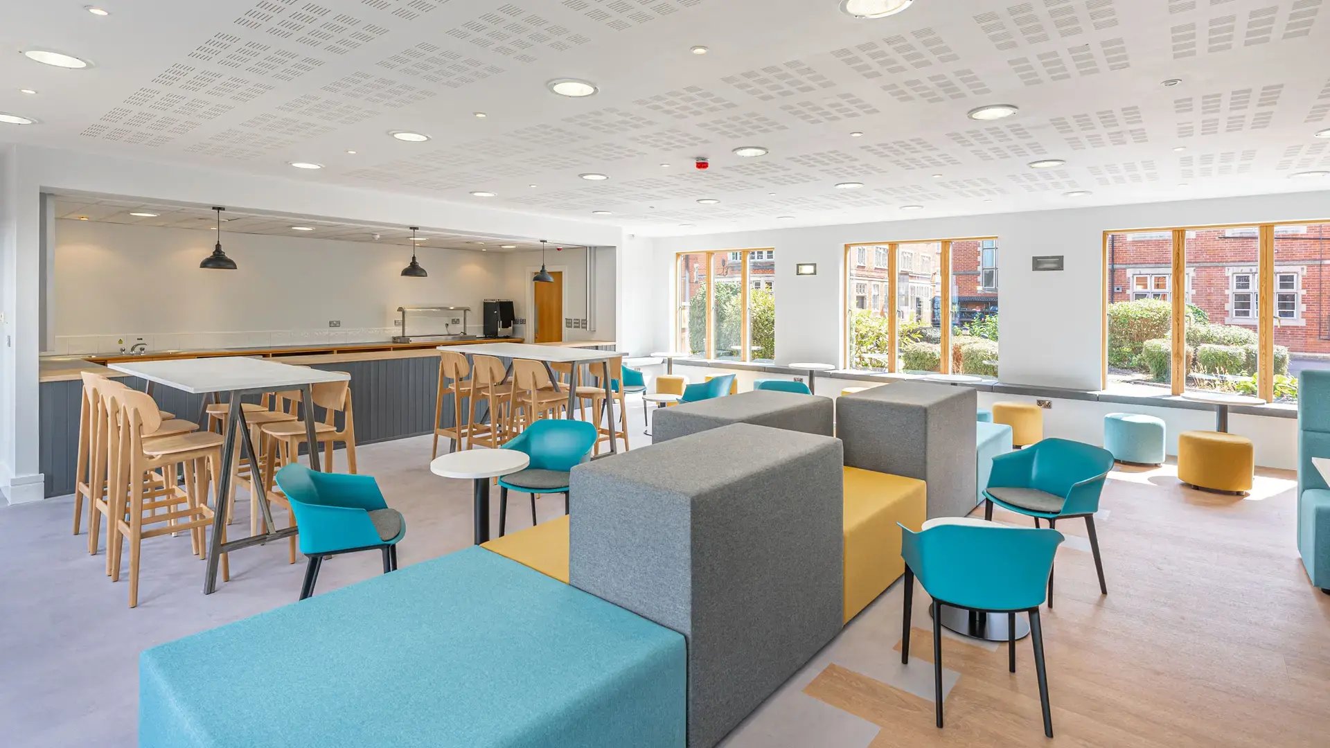 instalaciones modernas de las zonas comunes de la residencia en el curso escolar en inglaterra en Ratcliffe College